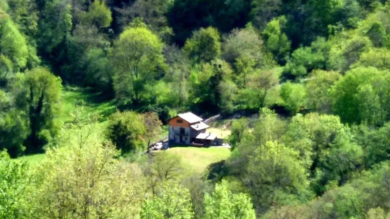 Farm stay Baita Eleonora Argegno Italy