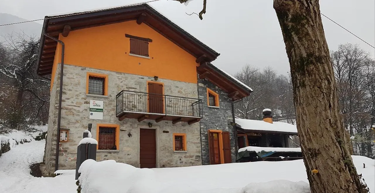 Farm stay Baita Eleonora Argegno Italy